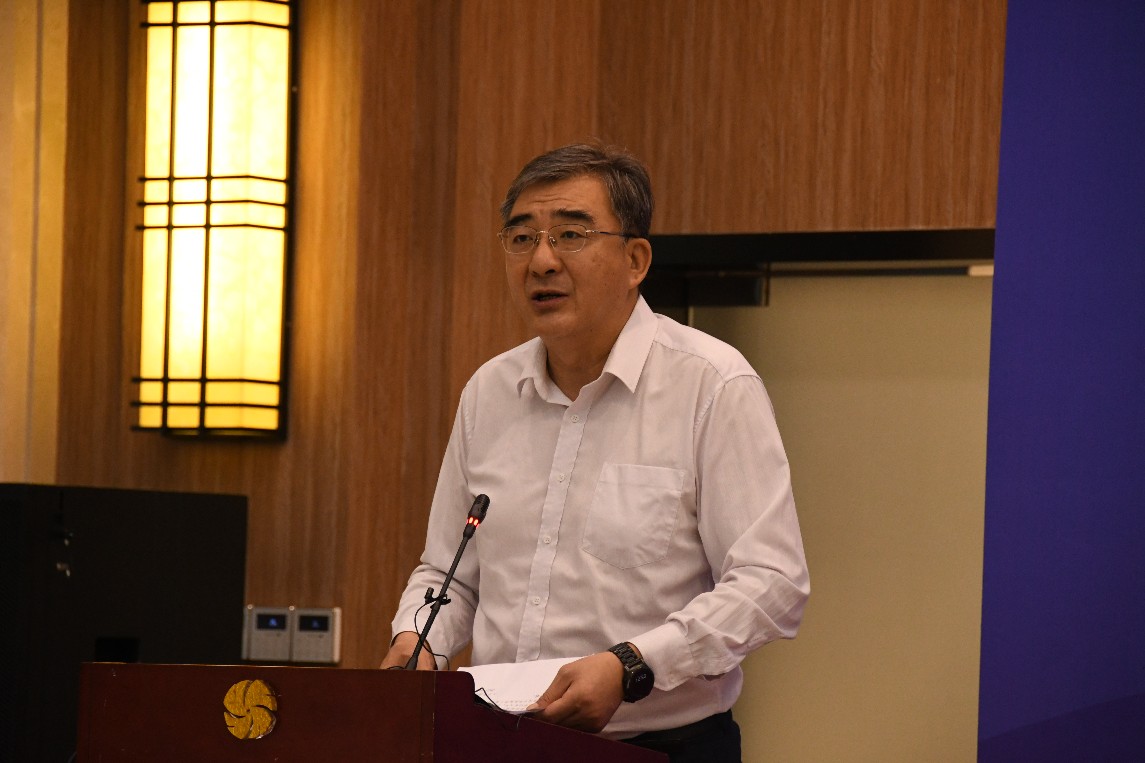 1631459897519022787.jpg 人力资源社会保障部职业能力建设司司长刘康宣读人力资源和社会保障部表彰决定暨第一届、第二届全国电子信息服务职业技能竞赛全国技术能手名单_gaitubao_1145x763.jpg