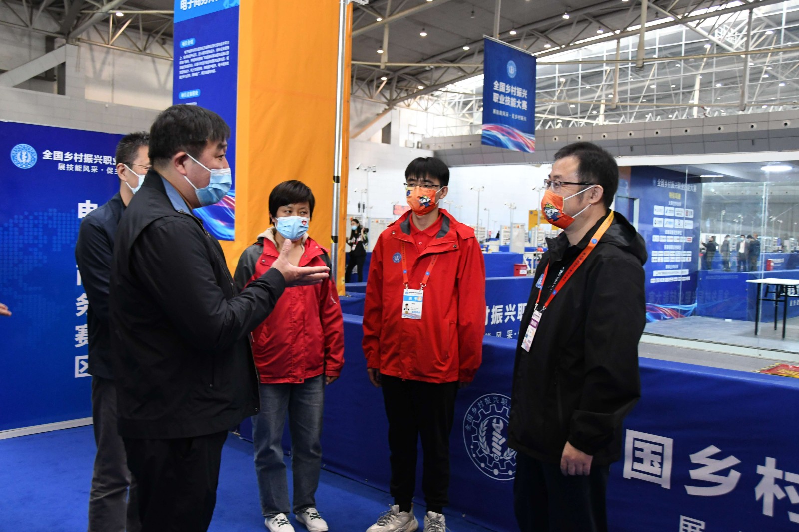 1633654856720040502.jpg 5、北京市人力资源和社会保障局党组成员、副局长荀连忠_gaitubao_.jpg