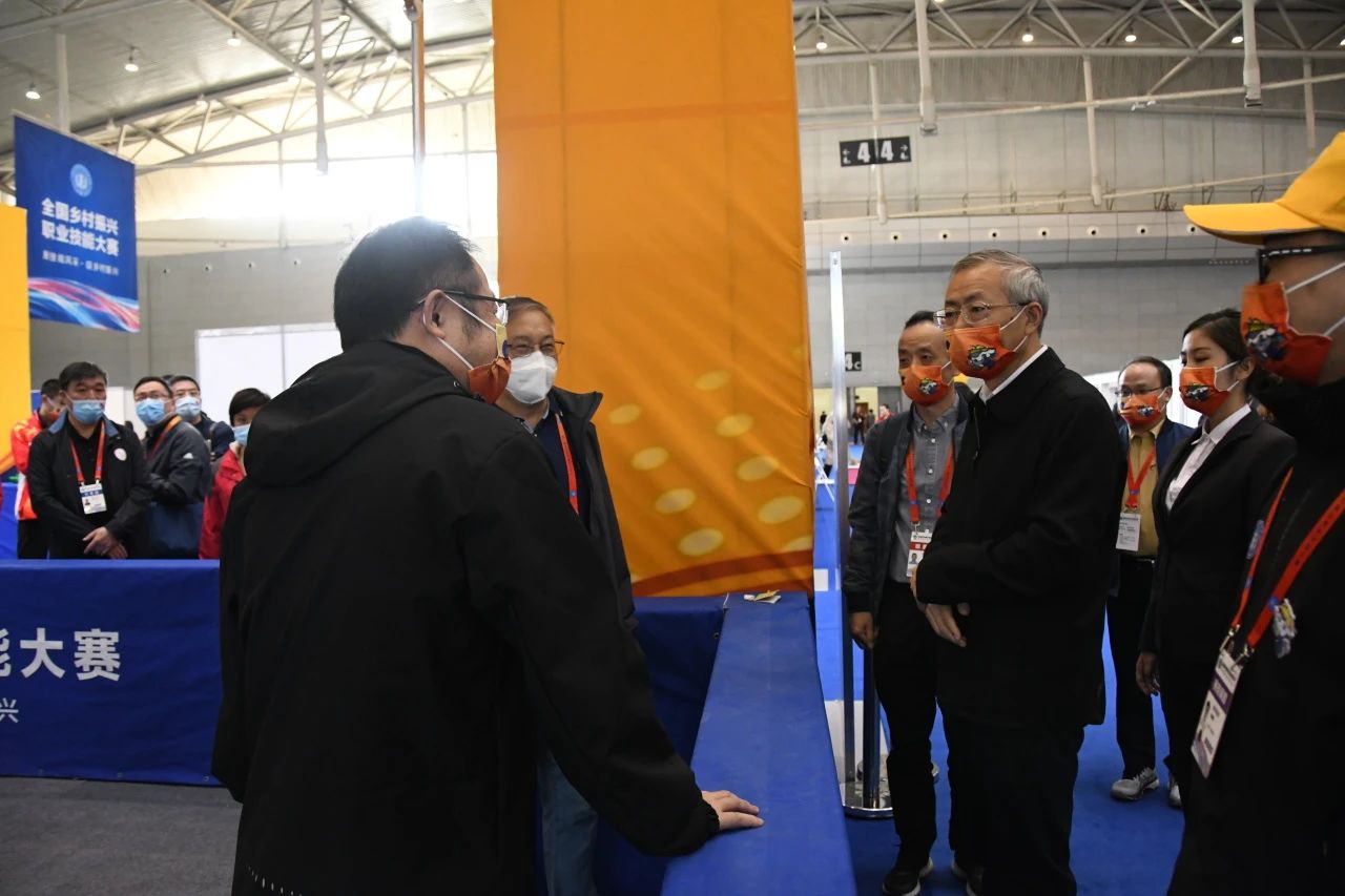 1720508163309082683.jpg 1720508163309082683.jpg